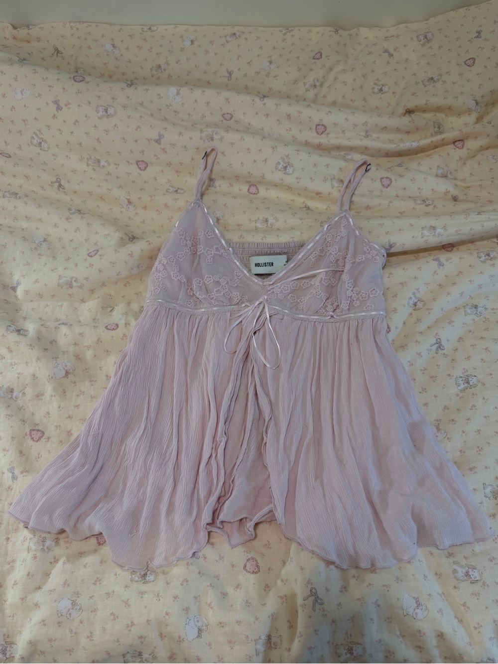 Hollister Blush Lace-Trim Flowy Babydoll Cami